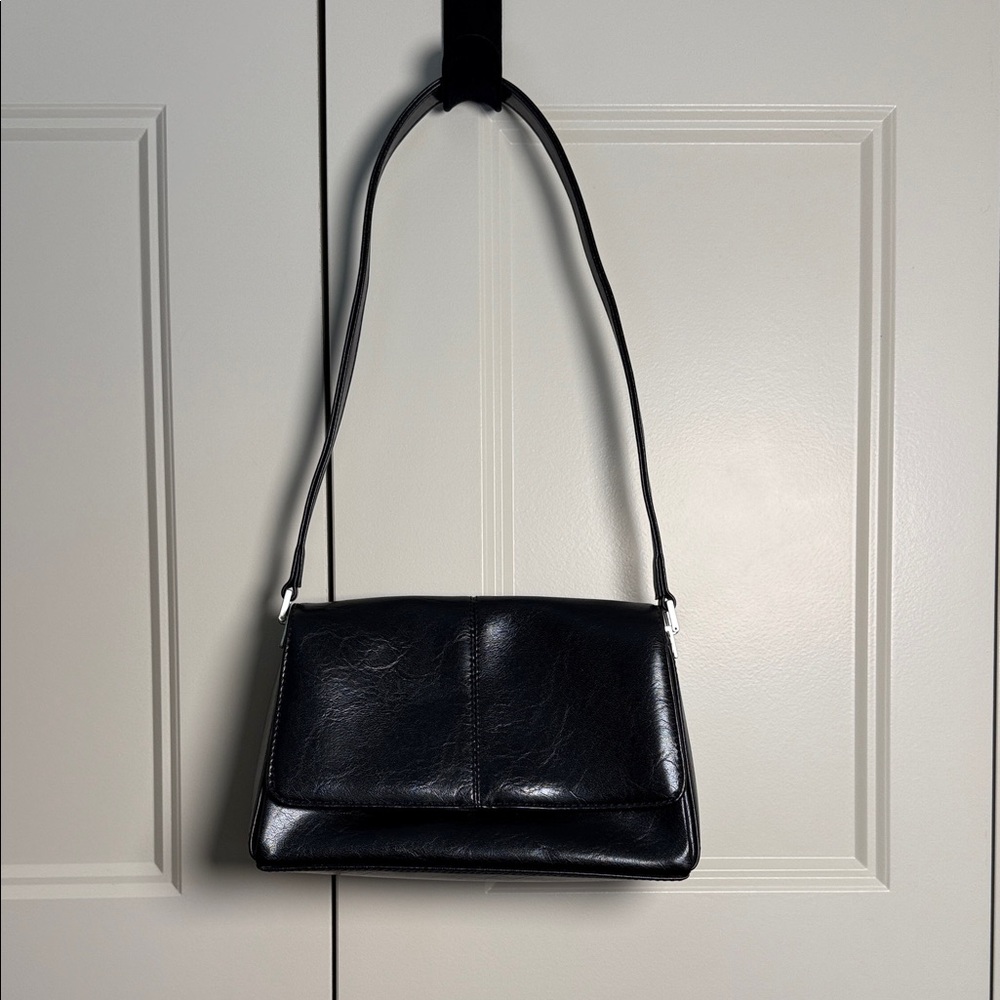 Liz Claiborne Vintage Black Shoulder Bag